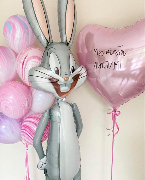Композиция «Любимый кролик Багз»
